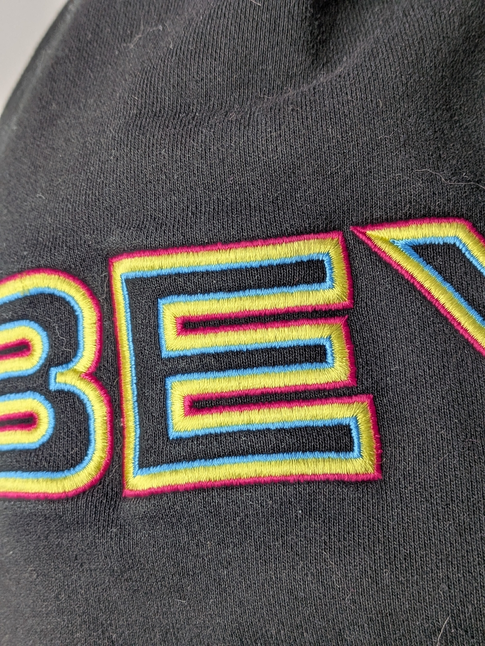 Obey Worldwide Jumble Embroidered Crewneck Sweatshirt - Black - Size Medium #138 - Picture 4 of 6